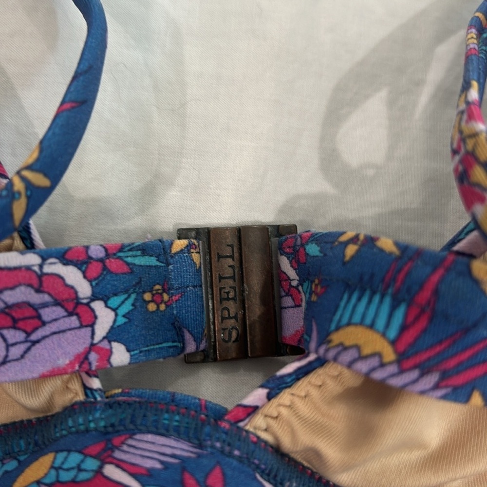 Bikini - Picture 5 of 5